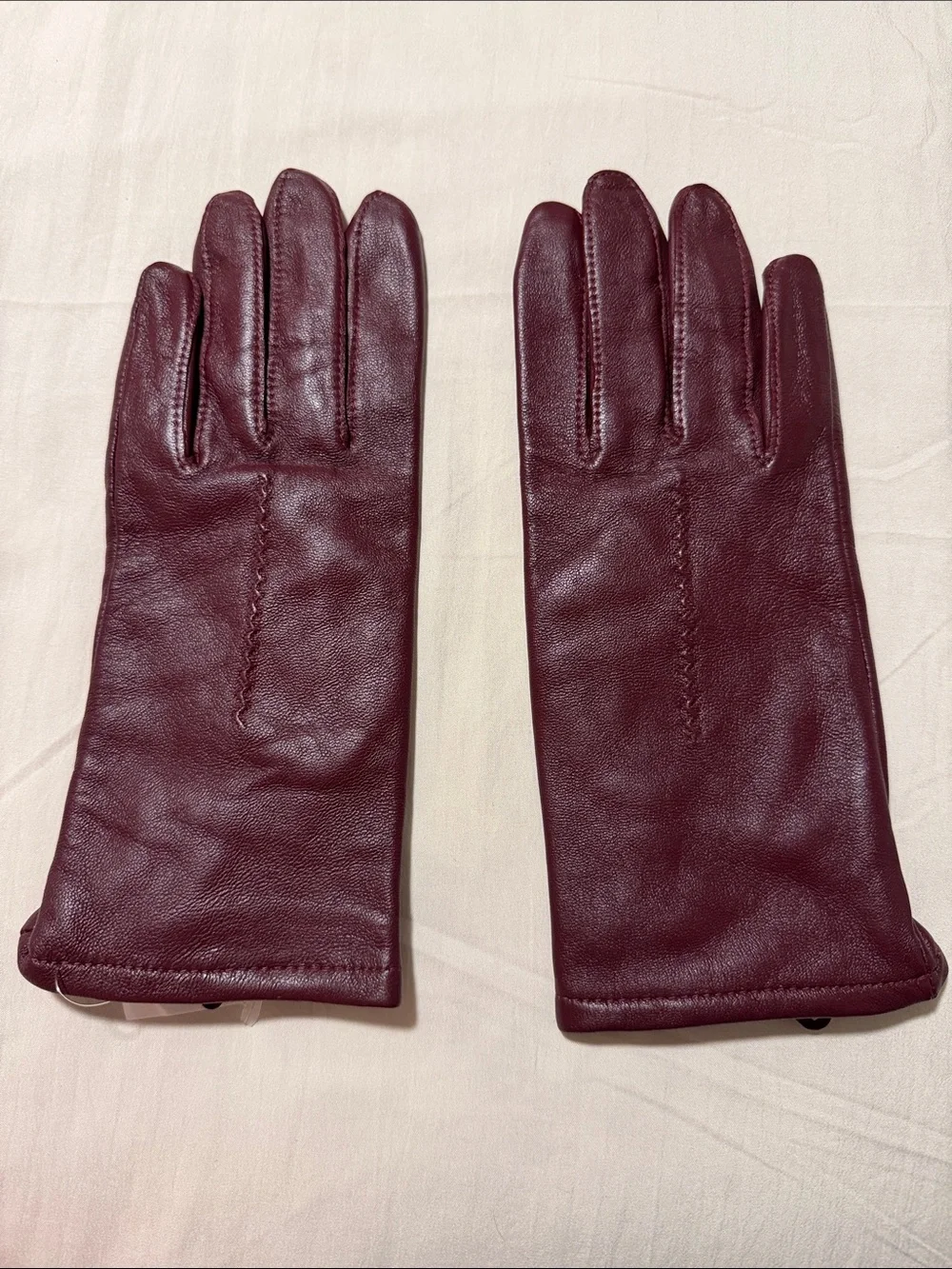 Leather Touchscreen Gloves in Burgundy